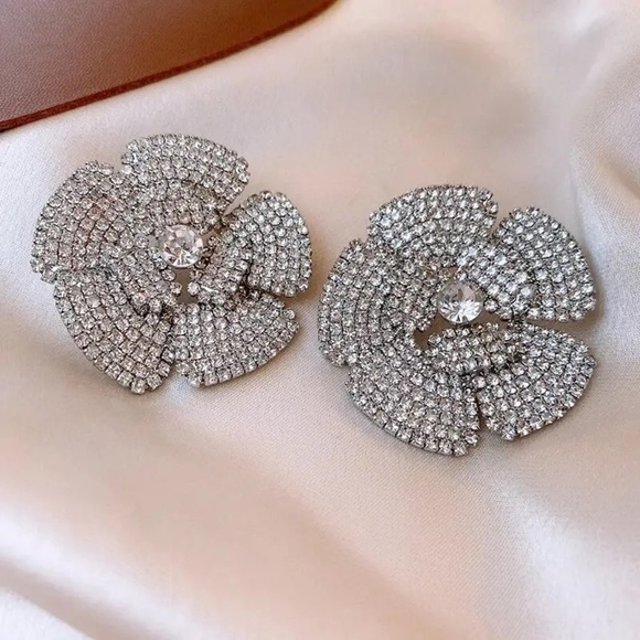 Jewelry - New Silver Shiny Rhinestone Big Chunky Flower Earrings